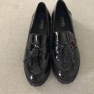 Jones New York Penny Loafers black patent tassel 8.5